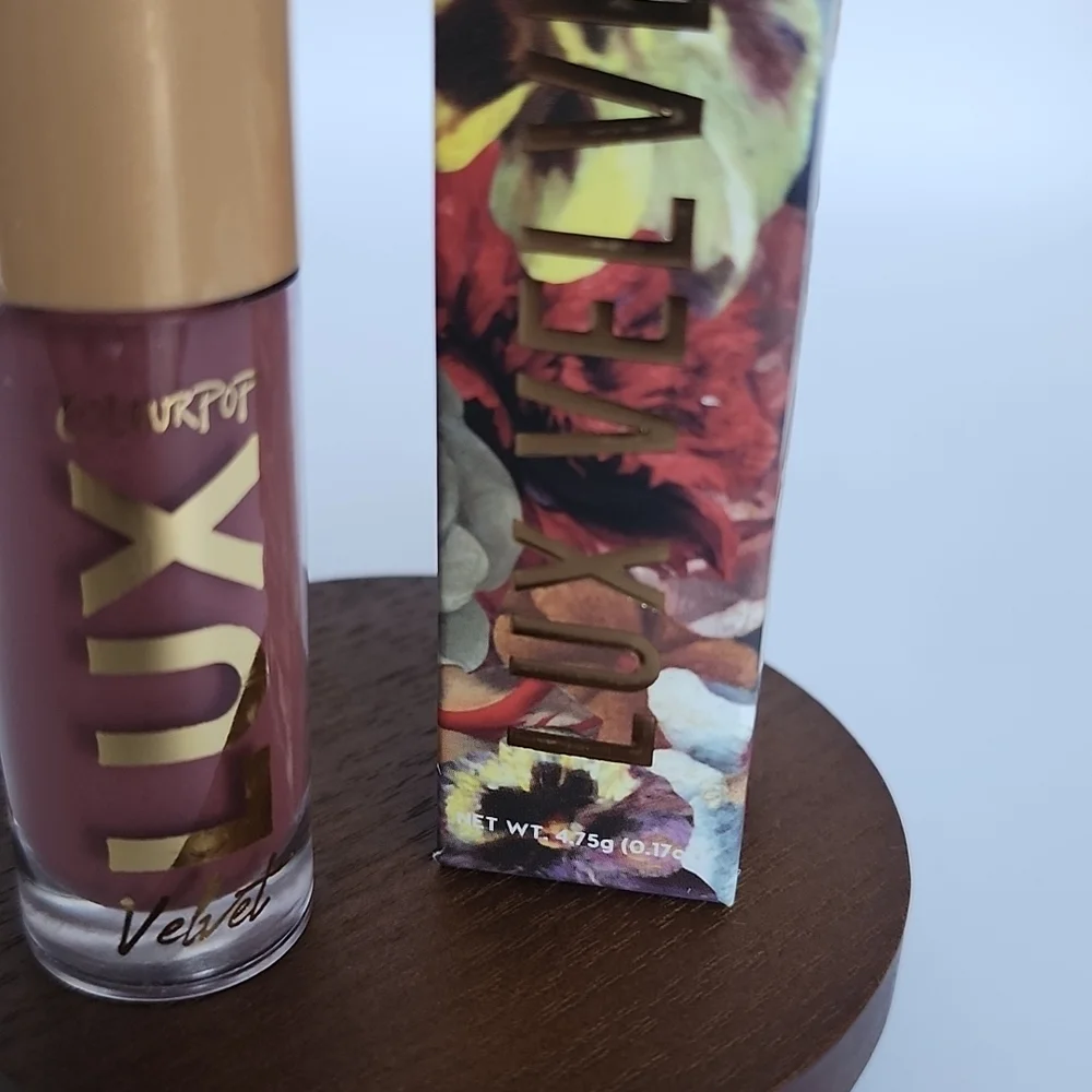 Colourpop Lux Velvet - L'Auberge